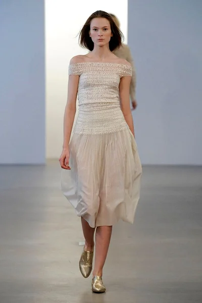 Look 19
